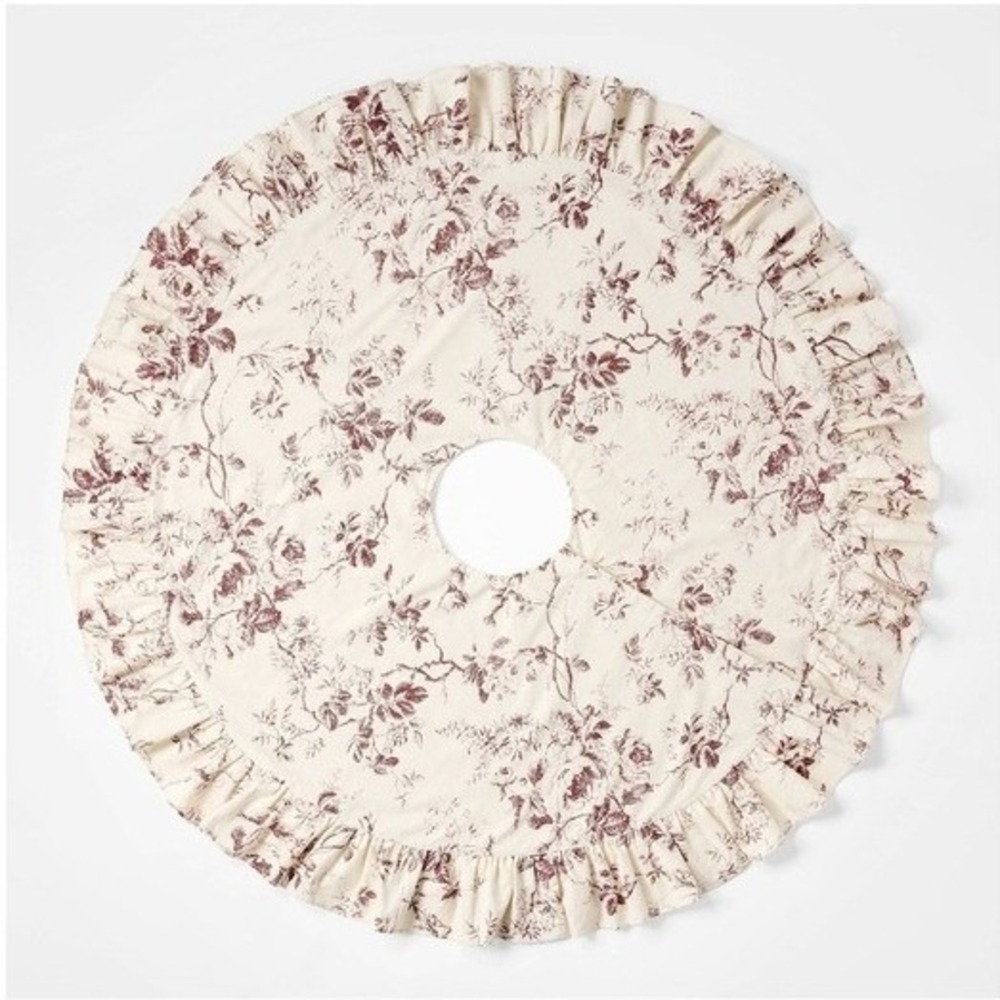 Ruffle Botanical Christmas Tree Skirt Cream – Threshold Studio McGee, Target